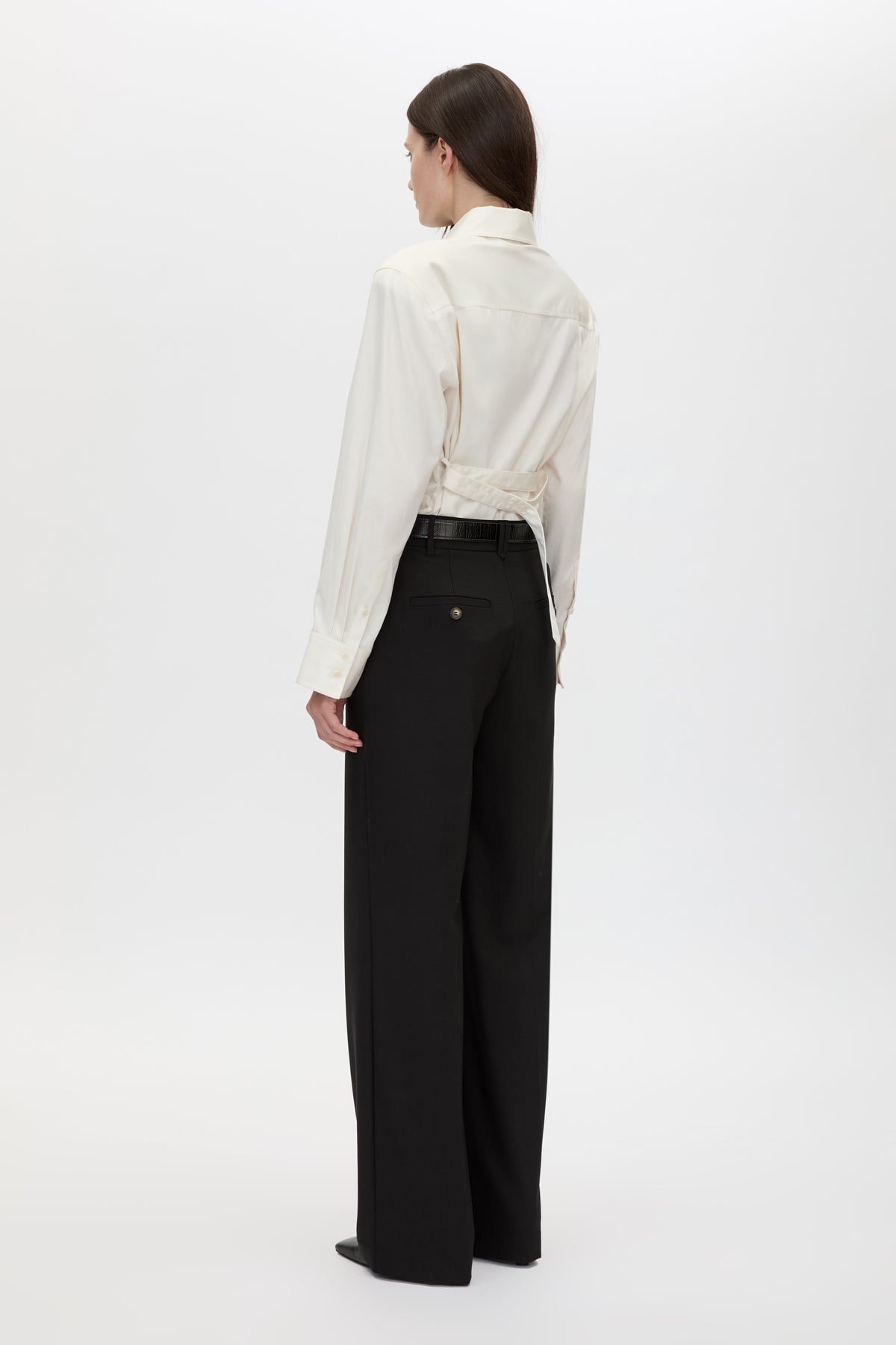 Back view CAMILLA AND MARC adjustable Tarn Fitted Long Sleeve Shirt in cream with removable shoulder pads.