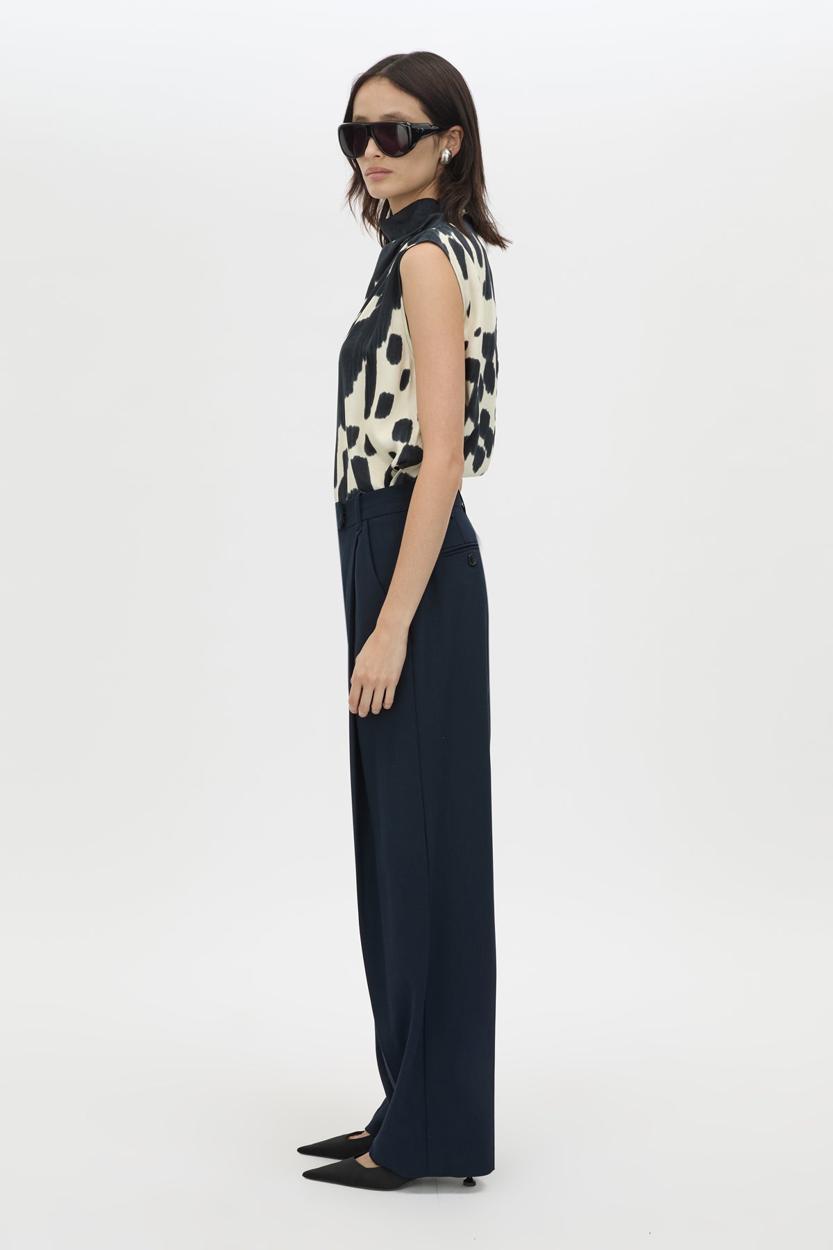 Side view CAMILLA AND MARC Asper Top in Navy print with sleeveless shell silhouette and high neckline.