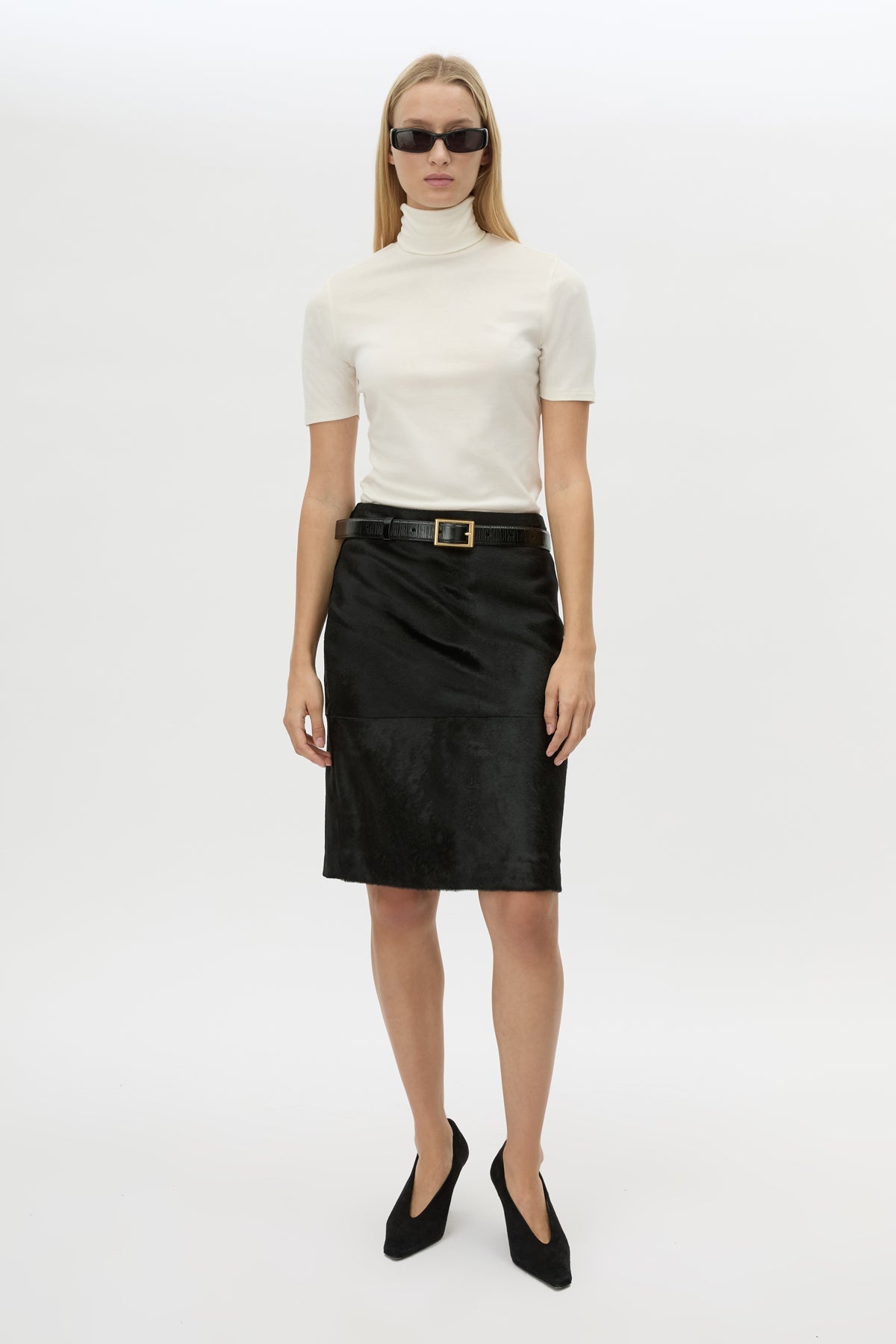 Front view CAMILLA AND MARC Contour Leather Skirt in Black with mid‑rise, pencil fit.