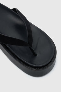 Erin Sandal