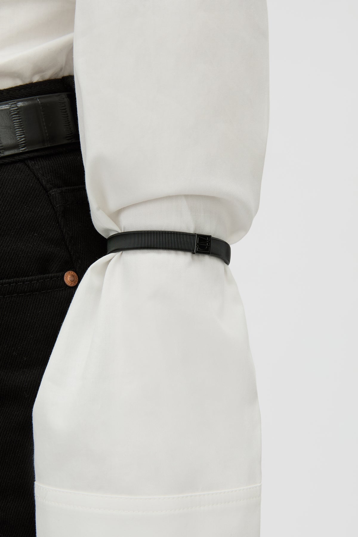 Sleeve Monogram Garter